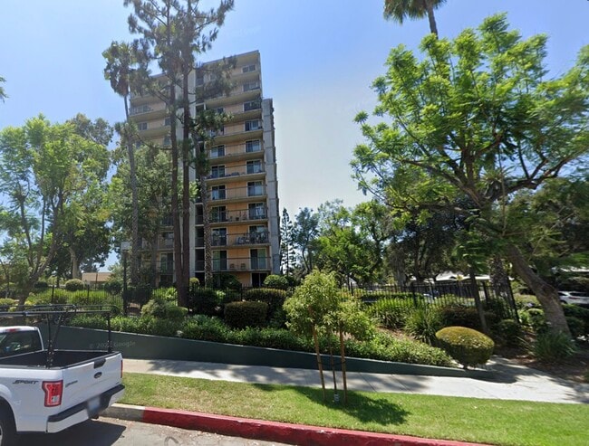 Photo - 560 E Villa St