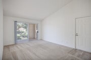 2BR, 2BA - 925SF - Living Room - Central Park