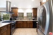 Photo - 517 N Poinsettia Pl House