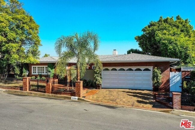 Photo - 2050 Linda Flora Dr