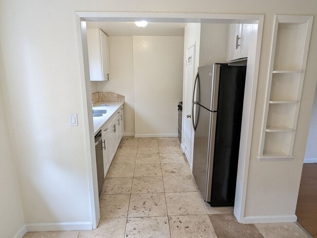 Photo - 11230 Hortense St Unit Apt 5