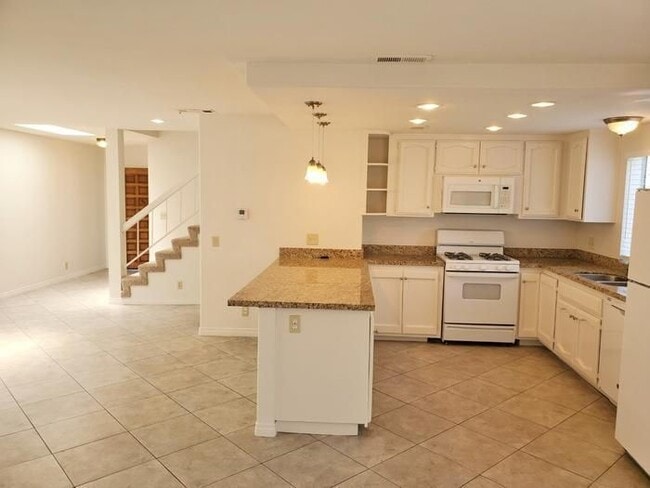 Photo - 2825 Unicornio St