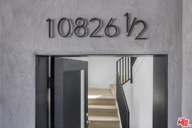 Photo - 10826 1/2 Hesby St