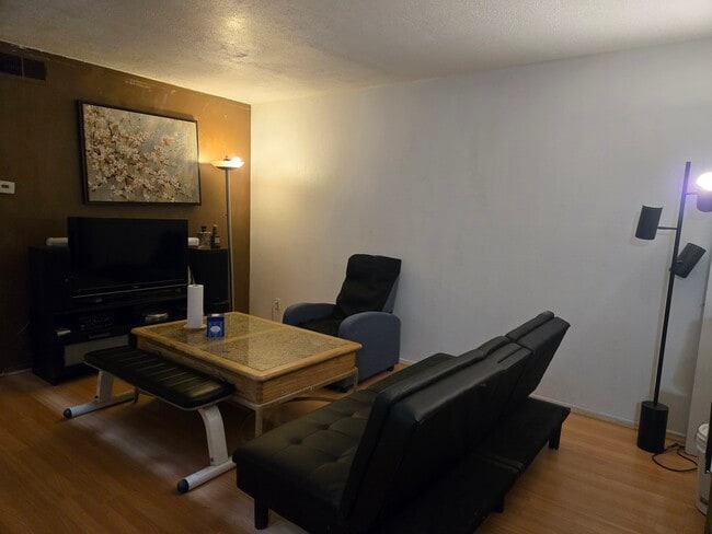 Building Photo - 2321 Highbury Ave Unit 55