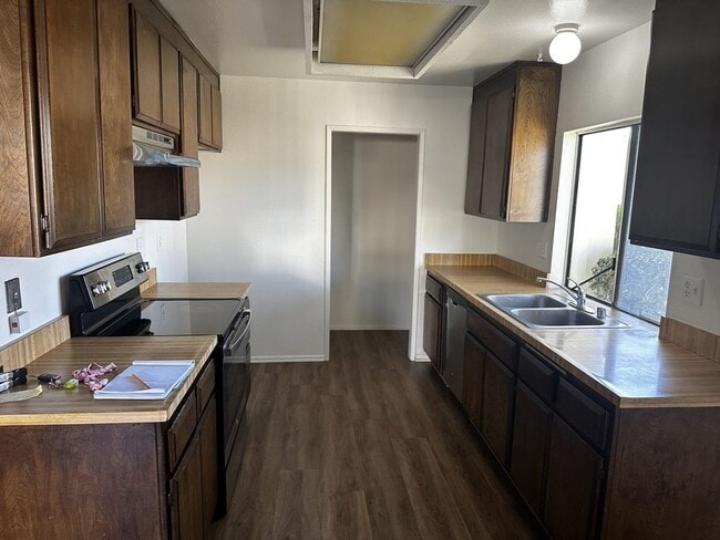 Photo - 308 Mountain Ct