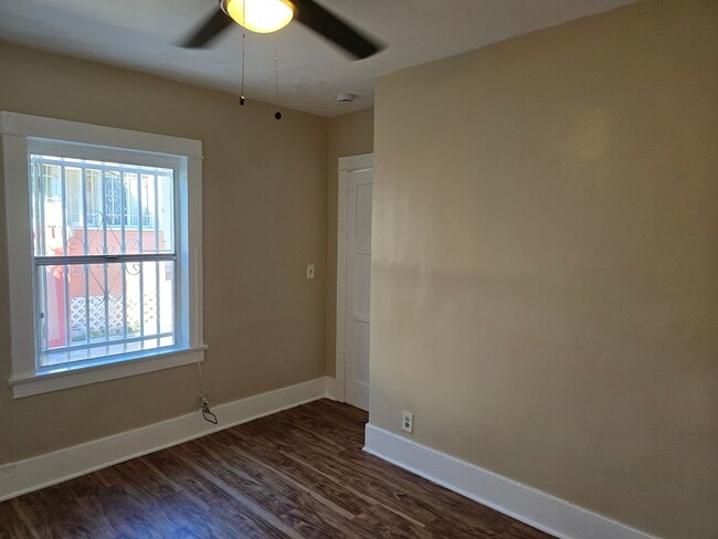 Building Photo - 336 W 41st St Unit 336