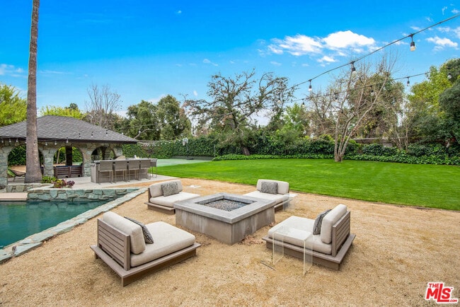 Photo - 17352 Magnolia Blvd