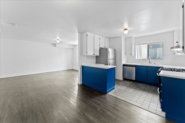 Photo - 448 W Windsor Rd Apartment Unit 08