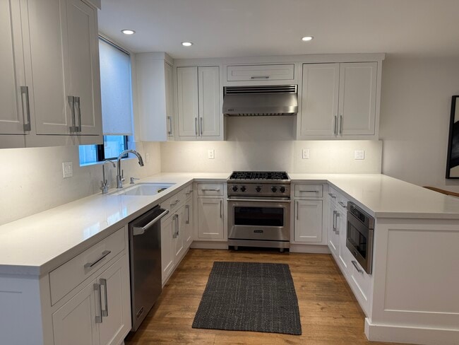 Kitchen - 8611 Burton Way