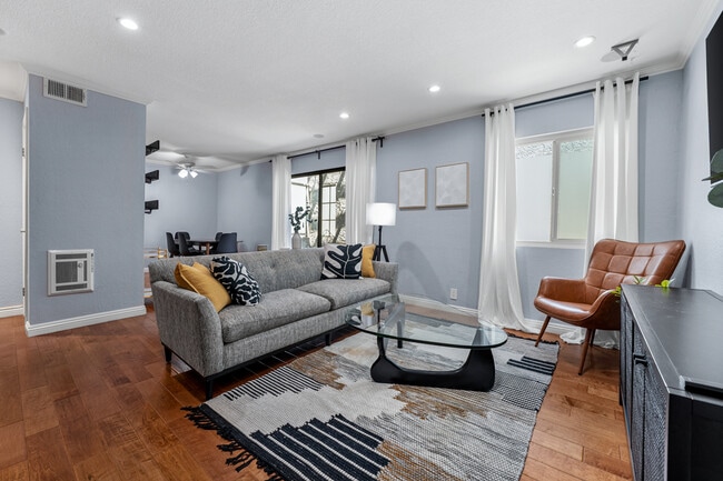 Photo - 200 Elm Ave Unit #15