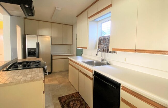 Photo - Beautiful 2BD/2BA Beach Home | Prime Mission Beach Location | Garage + 2 Parking Spaces