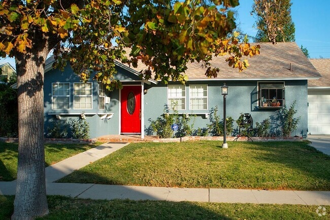 Building Photo - 7900 Shoshone Ave Rental