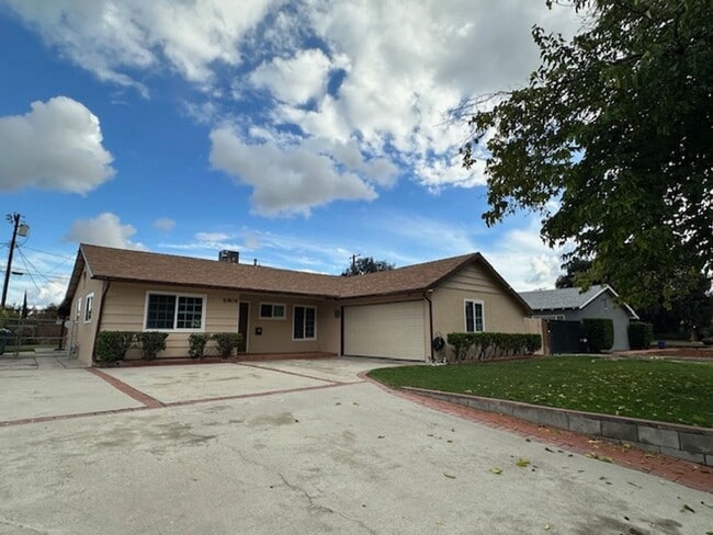 Photo - Stunning 5 bedroom tree lined cul-de-sac street in West Hills