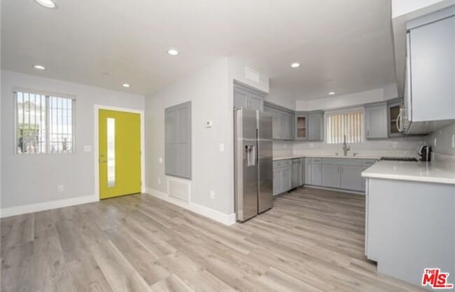 Photo - 1348 E Vernon Ave