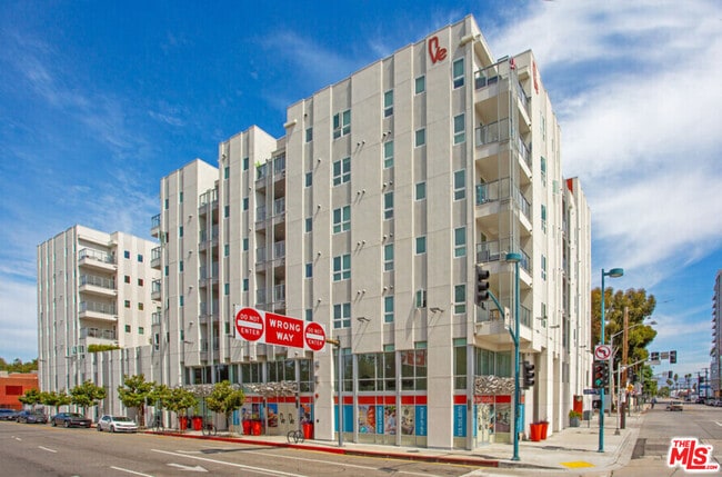 Photo - 11405 Chandler Blvd Unit 401