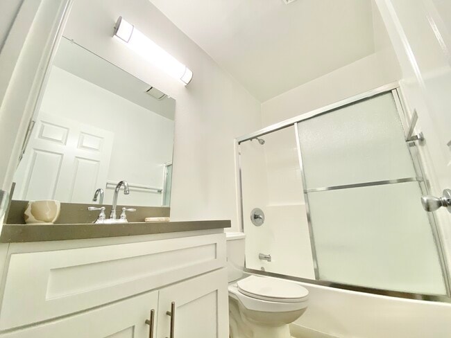 Photo - 1325 N Sierra Bonita Ave Unit 112