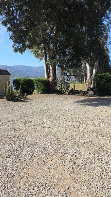 Photo - 17977 Lakeshore Dr