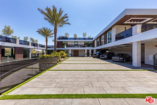 Building Photo - 1047 N Bundy Dr Rental
