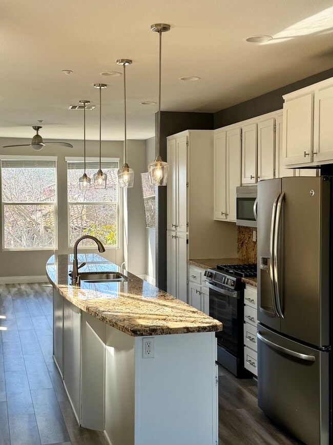 Photo - Luxury 2 Bedroom plus Den/Office in the heart of San Elijo Hills