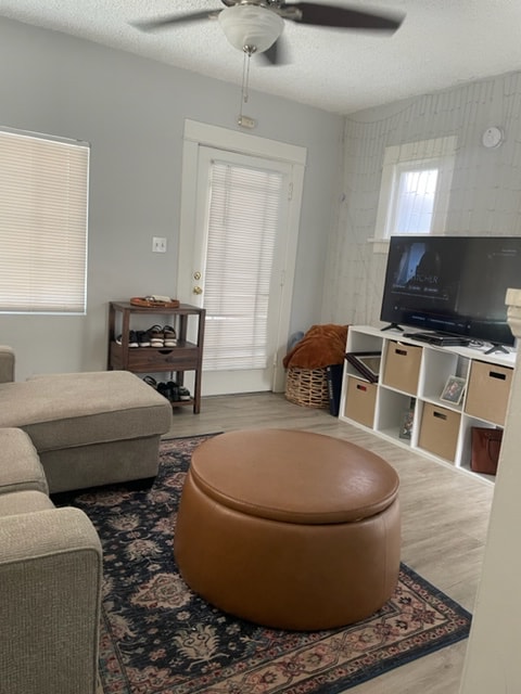 Photo - 417 E 7th St Unit 417 1/2