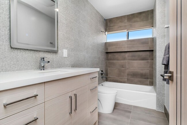 Photo - 2611 S Bentley Ave