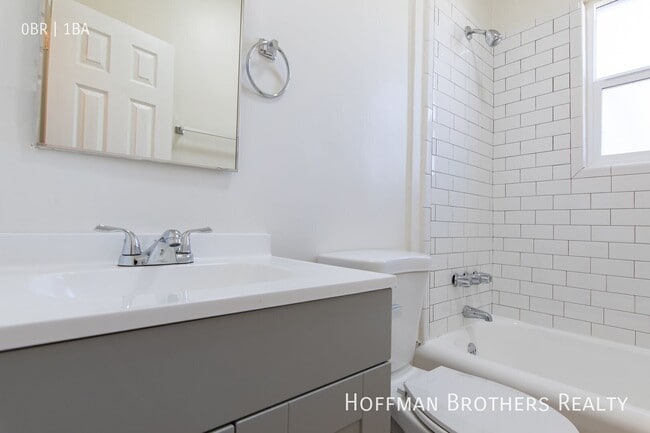 Photo - 516 N Harvard Blvd Unit 108