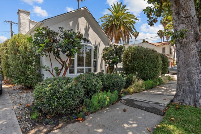 Photo - 4417 W 29th St House