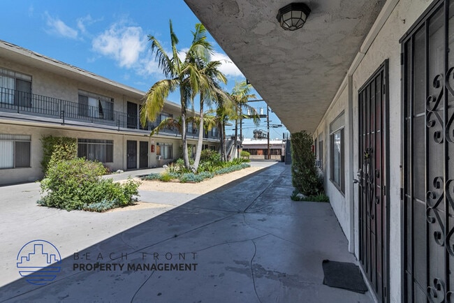 Photo - 709-15 Northgate Ln.