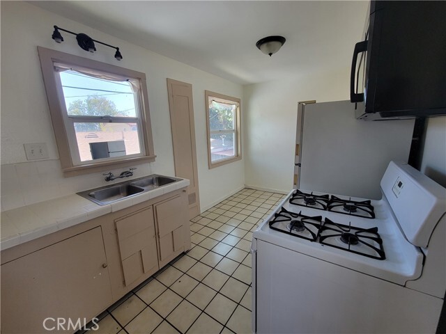 Photo - 2012 Cherry Ave