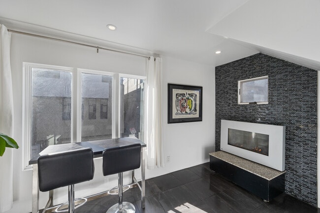 Photo - 11 24th Ave Unit 2