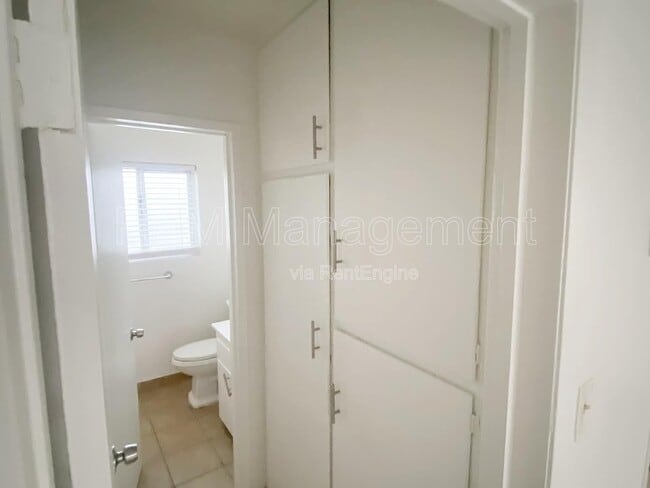 Photo - 6904 Lennox Ave Unit 10