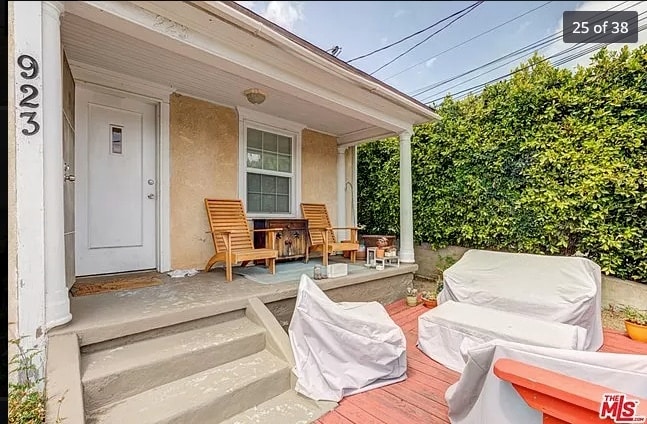 Photo - 923 Manzanita St