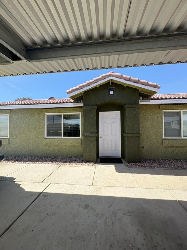 Building Photo - 73538 Sun Valley Dr Unit 3