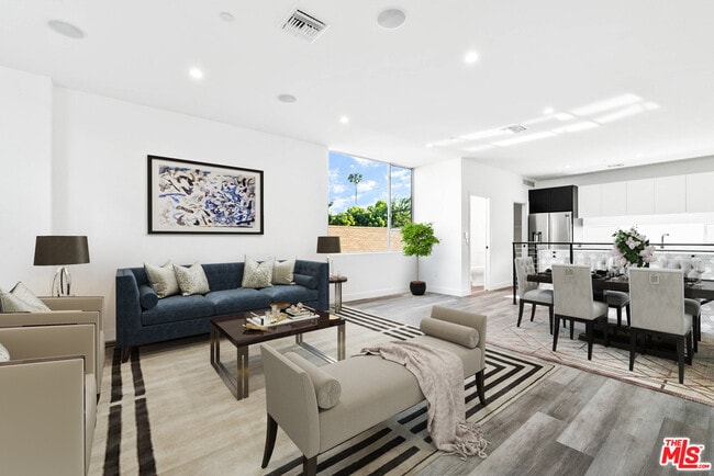 Photo - 423 1/2 S Wilton Pl