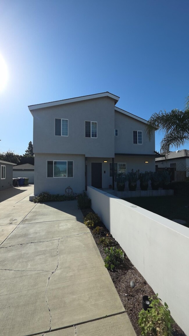 Photo - 15216 Morrison St