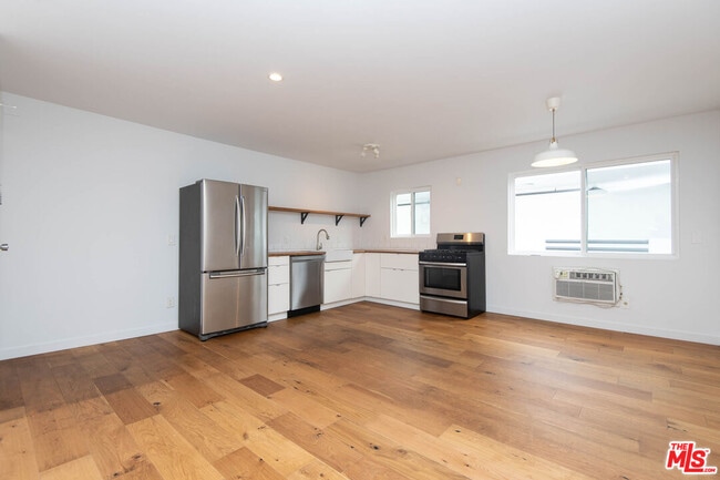 Photo - 3933 Marathon St Unit 205B