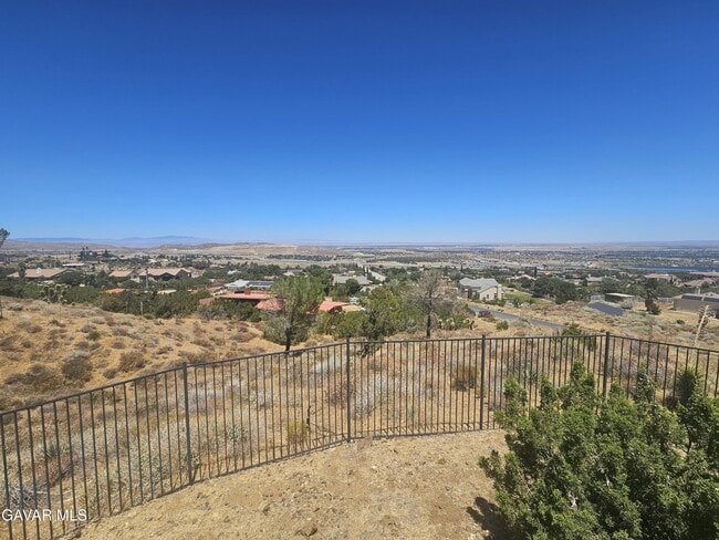 Photo - 615 Lakeview Dr