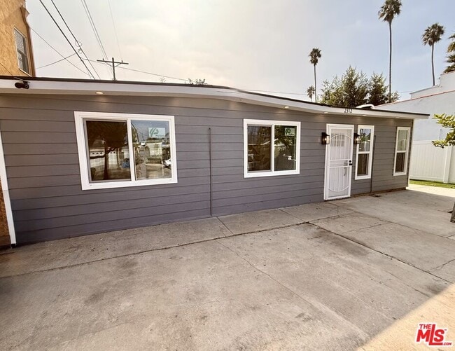 Building Photo - 3900 2nd Ave