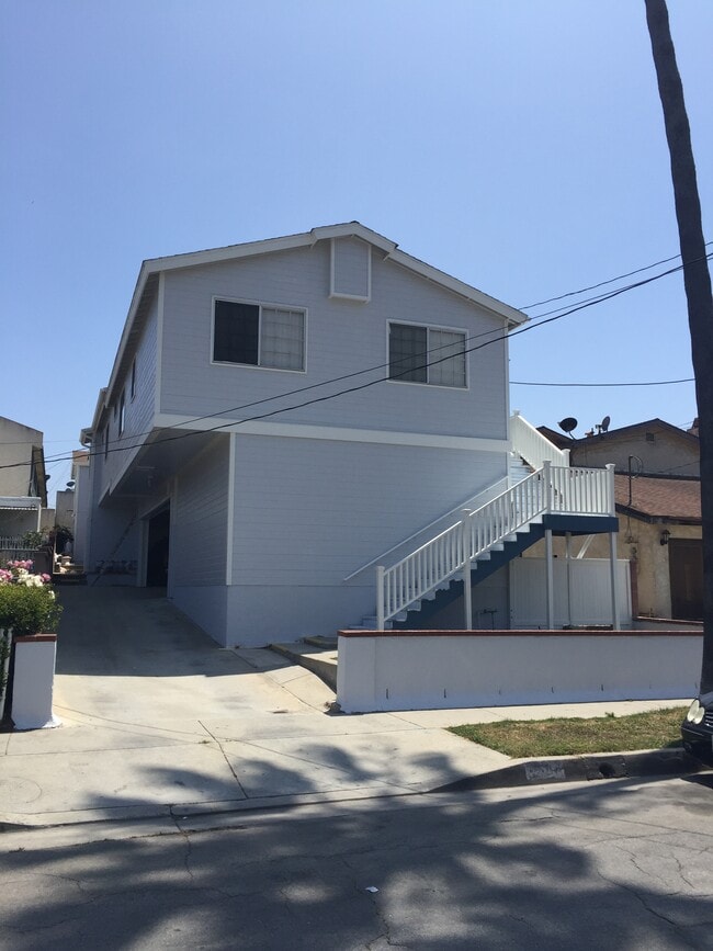 Building Photo - 4506 W 172nd St Unit B