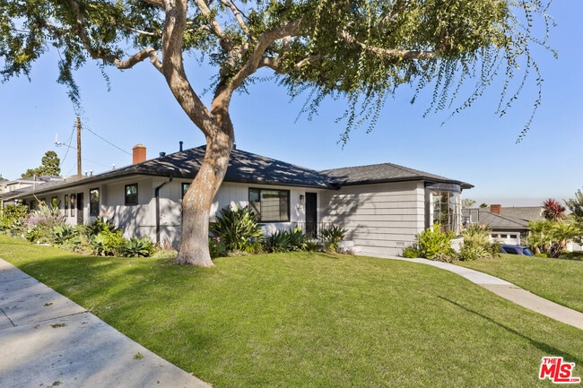 Photo - 9125 David Ave