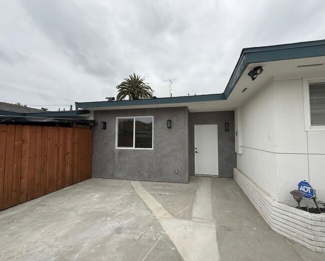 Building Photo - Modern 1BR/1BA New Build house in North Inglewood