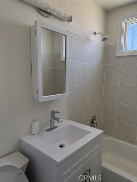 Photo - 26474 Temple St