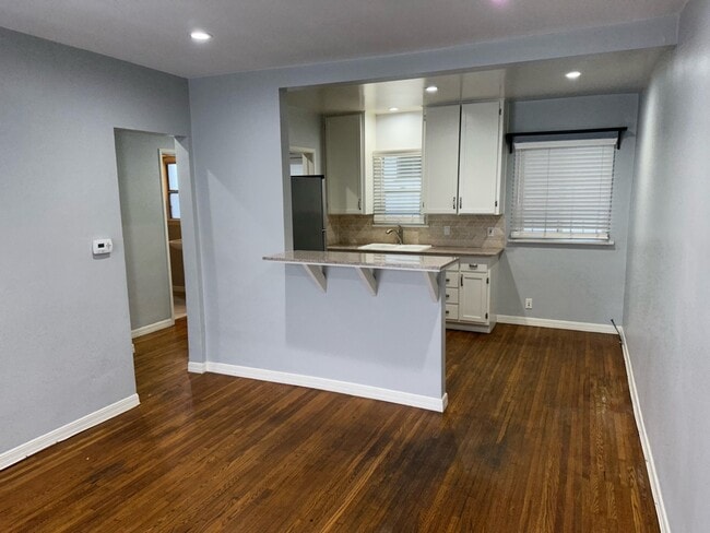 Photo - 436 Rosecrans Ave Apartments Unit B