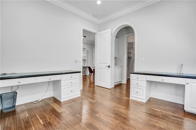 Building Photo - 54 Clifford