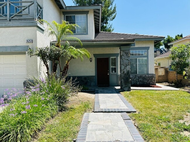 Photo - Spacious 4 Bedroom with Loft in Loma Linda