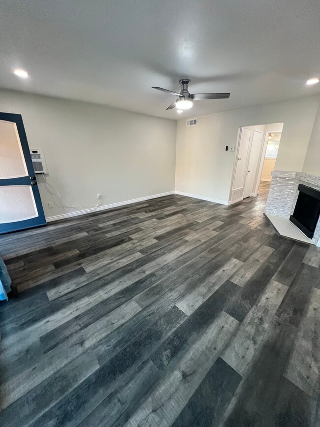 Photo - 10730 Droxford St