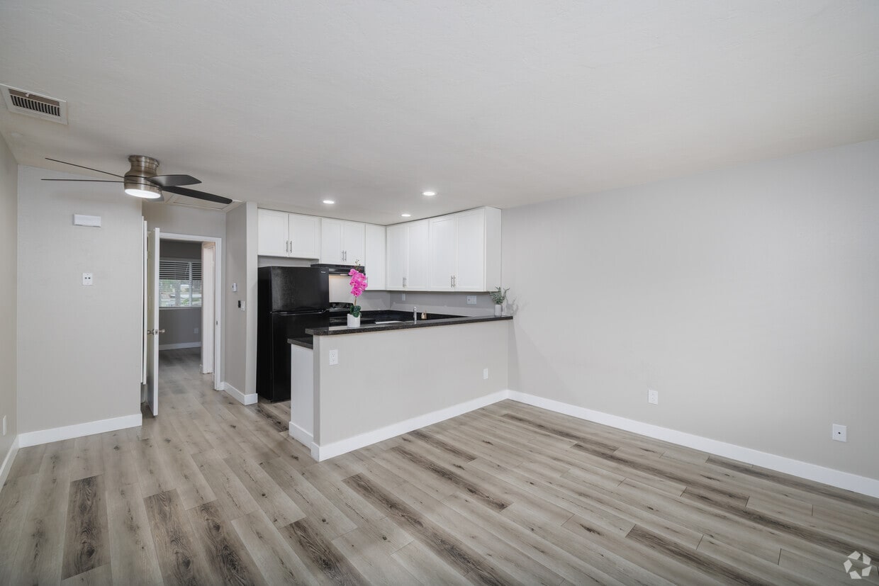 3D Tour - Parkway Village