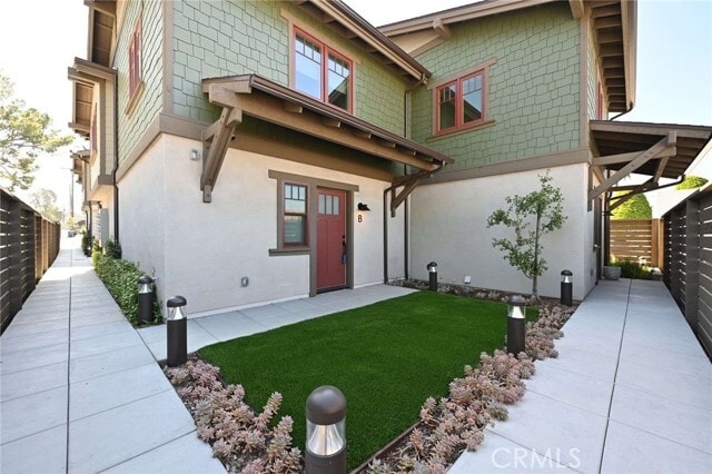 Building Photo - 117 N Vista Bonita Ave Unit C