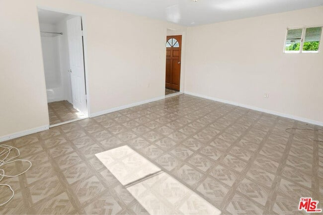 Photo - 430 E 184th St