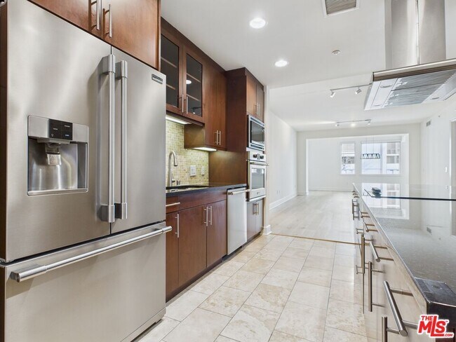 Photo - 10700 Wilshire Blvd Unit 201